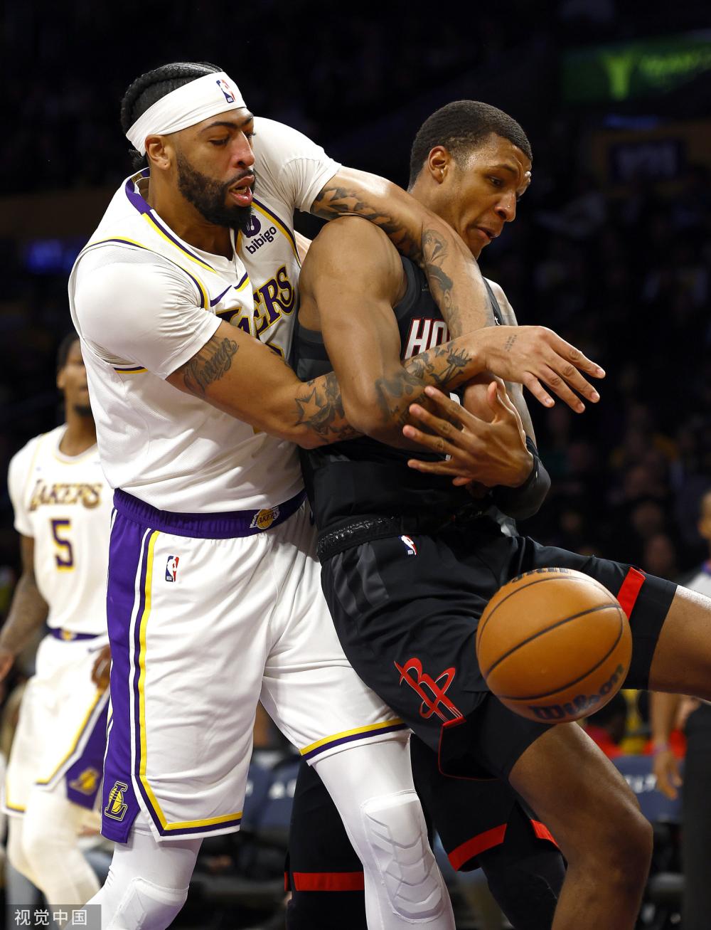 场争夺中常 场争夺中常