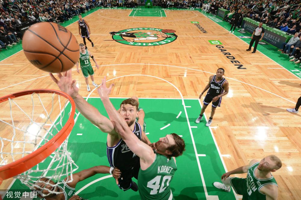 勇士灰熊裁判报告：漏吹库里关键时刻失误 4次错漏判均影响比赛结果