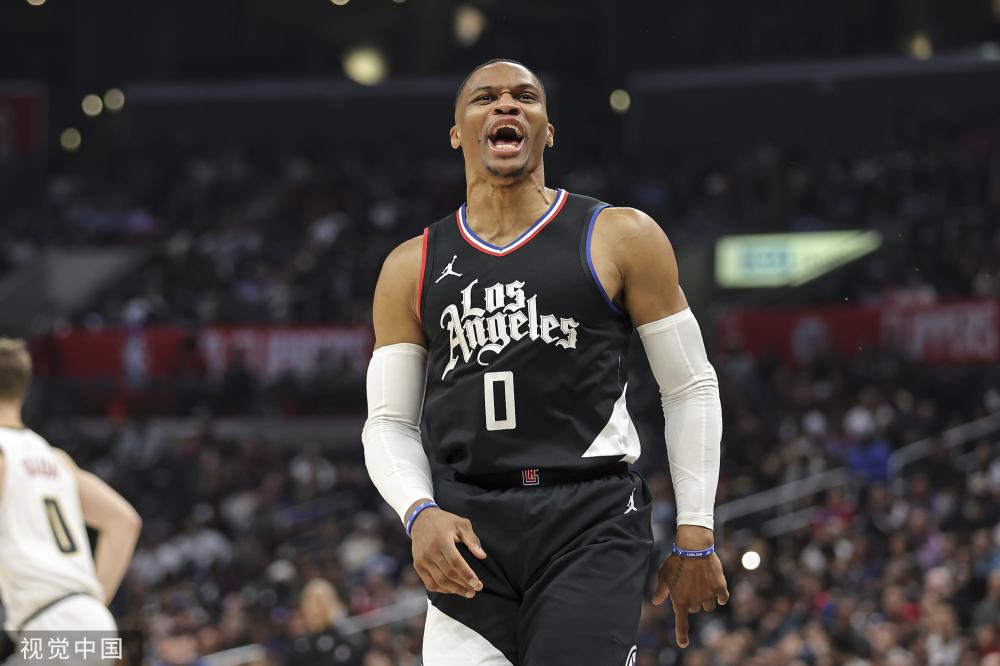 体坛联播｜巴西主帅多里瓦尔下课，王钰栋打入中超处子球.