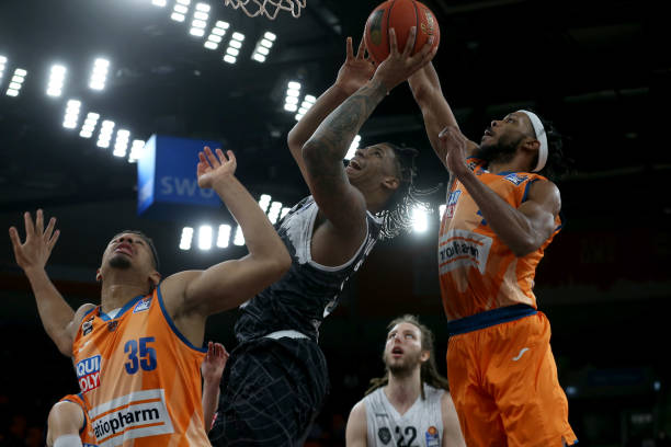 尽管比赛以 尽管比赛以