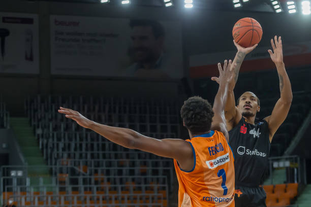 双方就展开 双方就展开